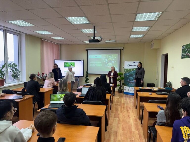 participants at KDU hub opening ceremony
